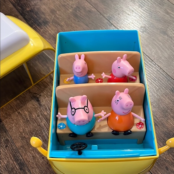 Peppa Pig camper set - Picture 9 of 10